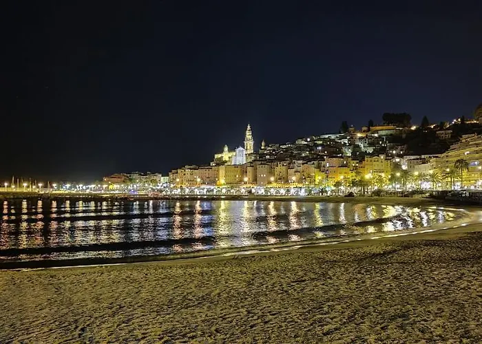 Apartament Bord De Calme Avec Balcon, Ascenseur, Climatisation, Ideal Location Quiet Near Sea, Balcony, Elevator, Ac Mentona