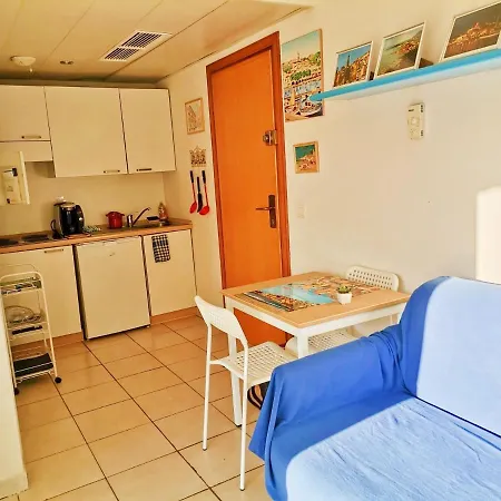 Appartamento Bord De Calme Avec Balcon, Ascenseur, Climatisation, Ideal Location Quiet Near Sea, Balcony, Elevator, Ac