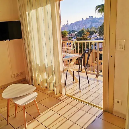 Calme Bord De Balcon Avec Vue Sur Menton, Ascenseur, Climatisation, Ideal Location Quiet Near Sea, Balcony With View, Elevator, Ac *