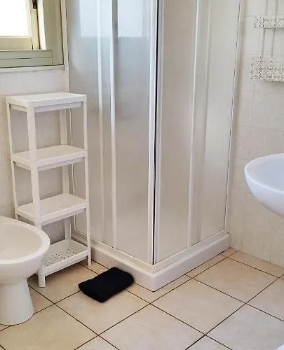 Bord De Calme Avec Balcon, Ascenseur, Climatisation, Ideal Location Quiet Near Sea, Balcony, Elevator, Ac 芒通